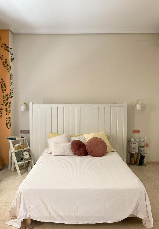 Serva La Bari Studio Sevilla Buitenkant foto